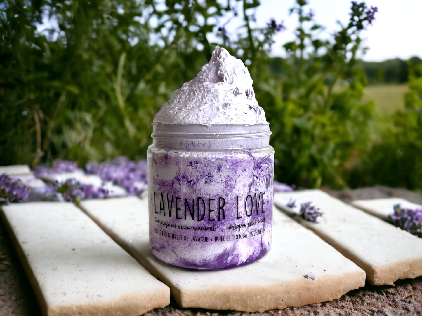 LAVENDER LOVE. Savon exfoliant fouetté