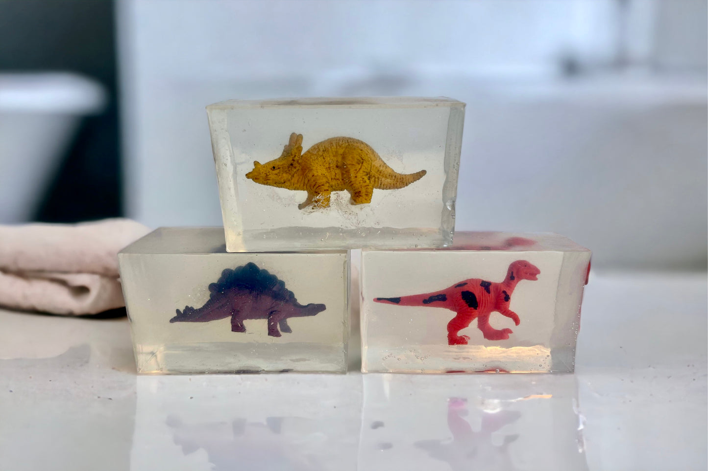 DINO SURPRISE.