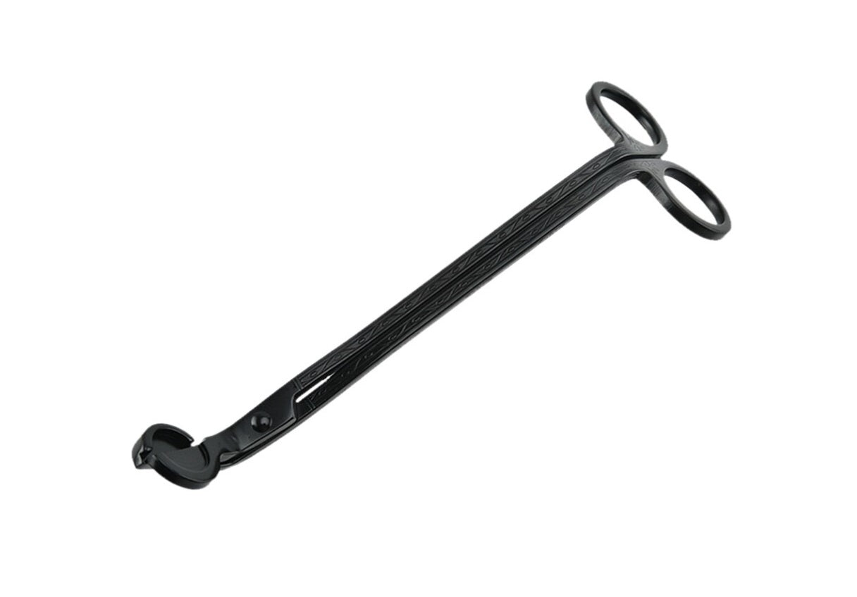 Scissors for wood wicks.